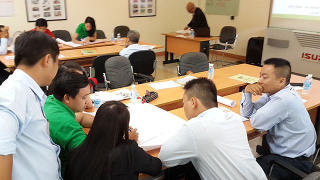 Kỹ năng bán hàng & chăm sóc Khách Hàng chuyên nghiệp - ISUZU (23 & 24.09.2014)